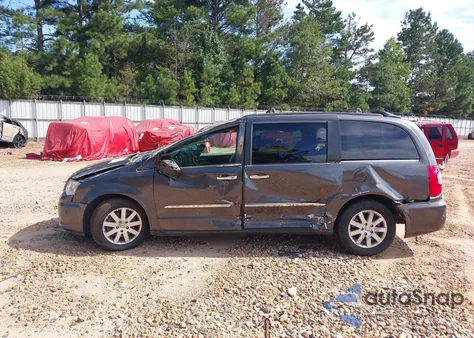 2016 Chrysler Town & Country Touring from USA, damaged, VIN 2C4RC1BG9GR200325